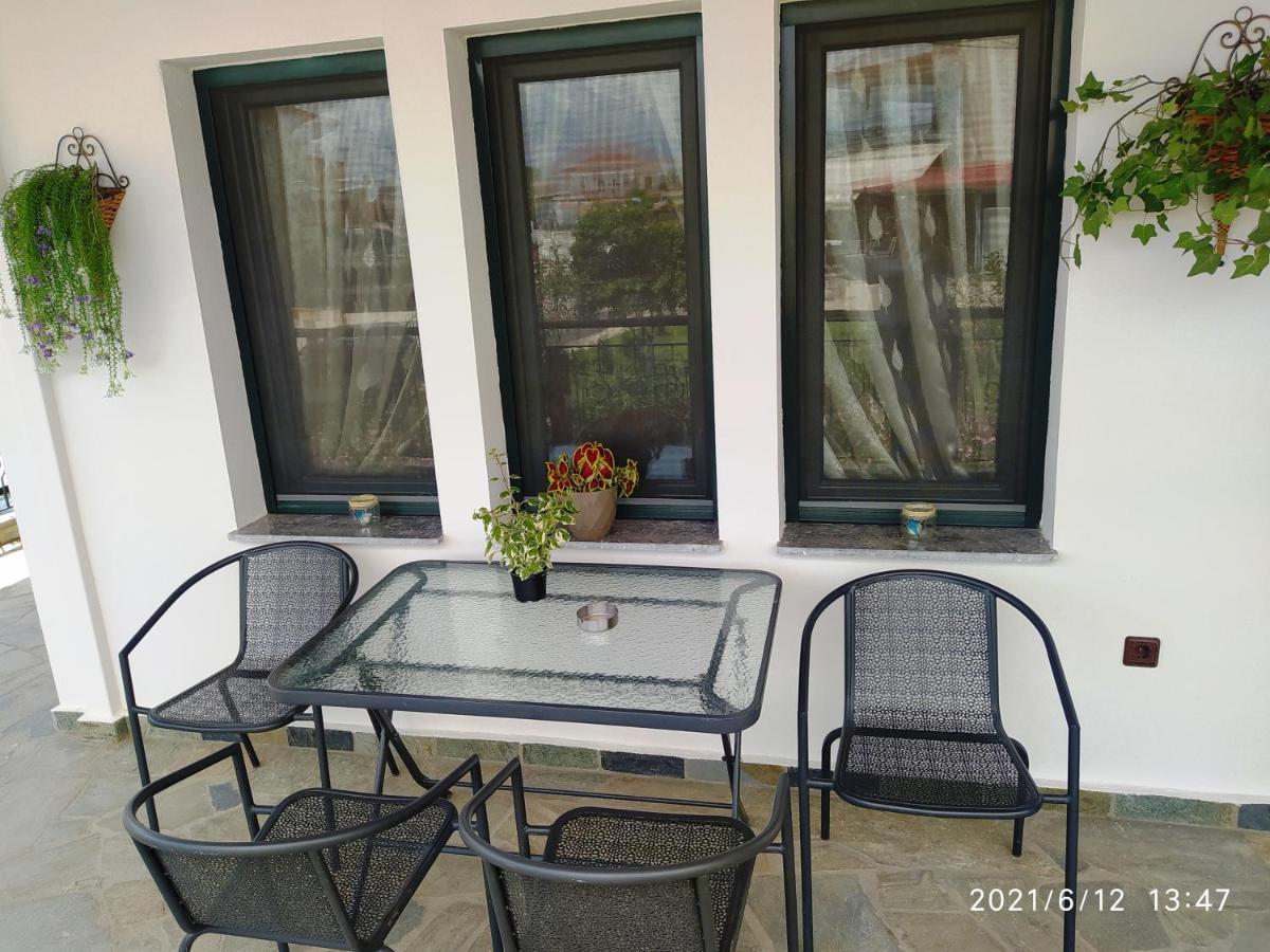 Limnaio Hotell Khrisokhórafa Exteriör bild