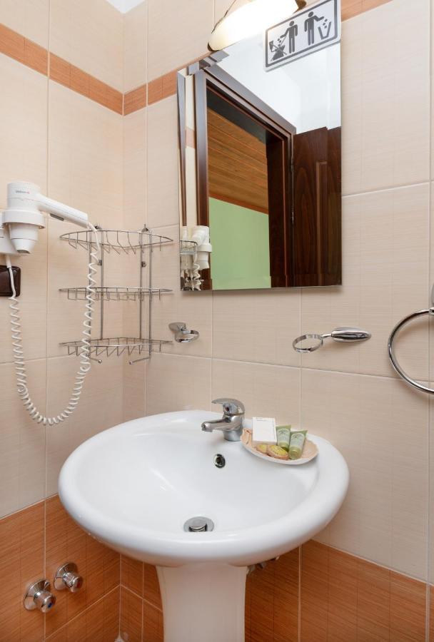 Limnaio Hotell Khrisokhórafa Exteriör bild