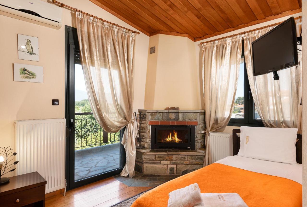 Limnaio Hotell Khrisokhórafa Exteriör bild