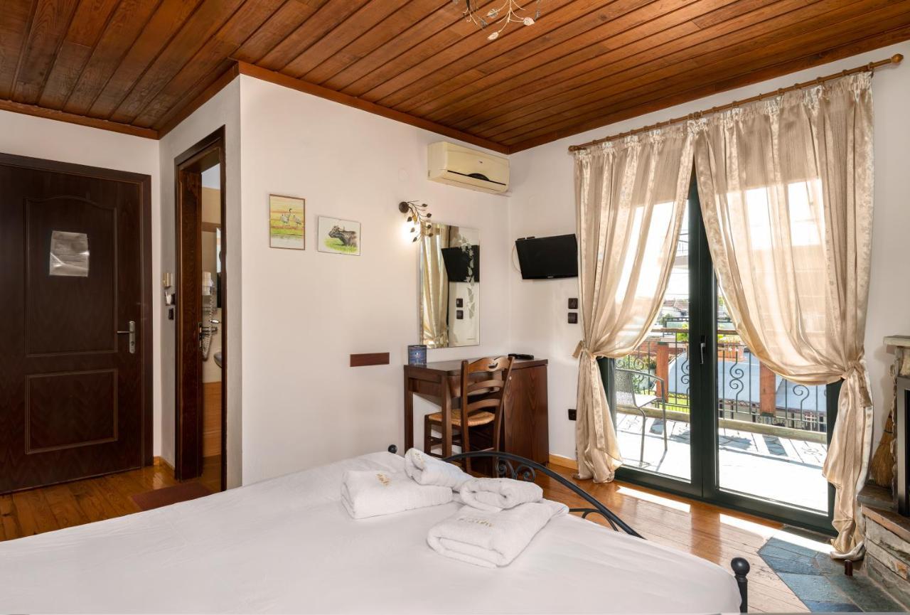 Limnaio Hotell Khrisokhórafa Exteriör bild