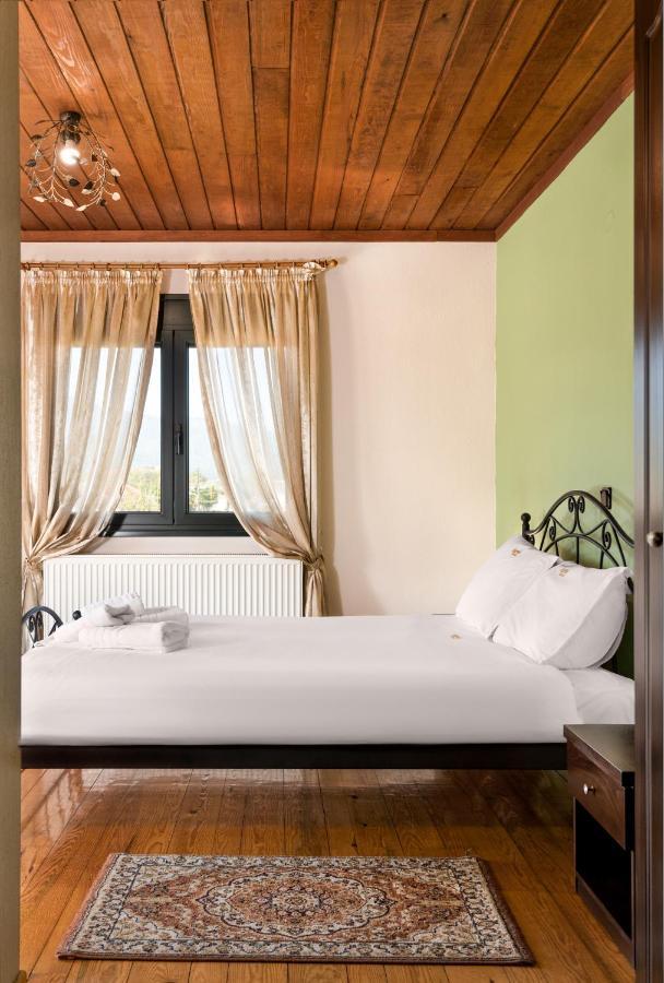 Limnaio Hotell Khrisokhórafa Exteriör bild