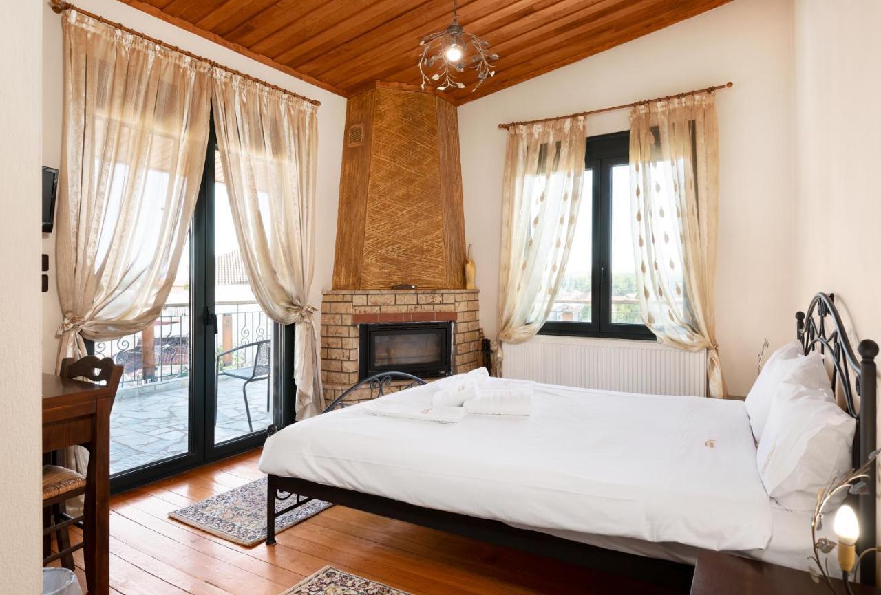 Limnaio Hotell Khrisokhórafa Exteriör bild