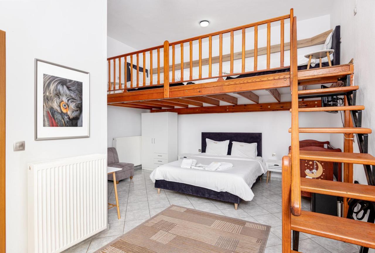 Limnaio Hotell Khrisokhórafa Exteriör bild
