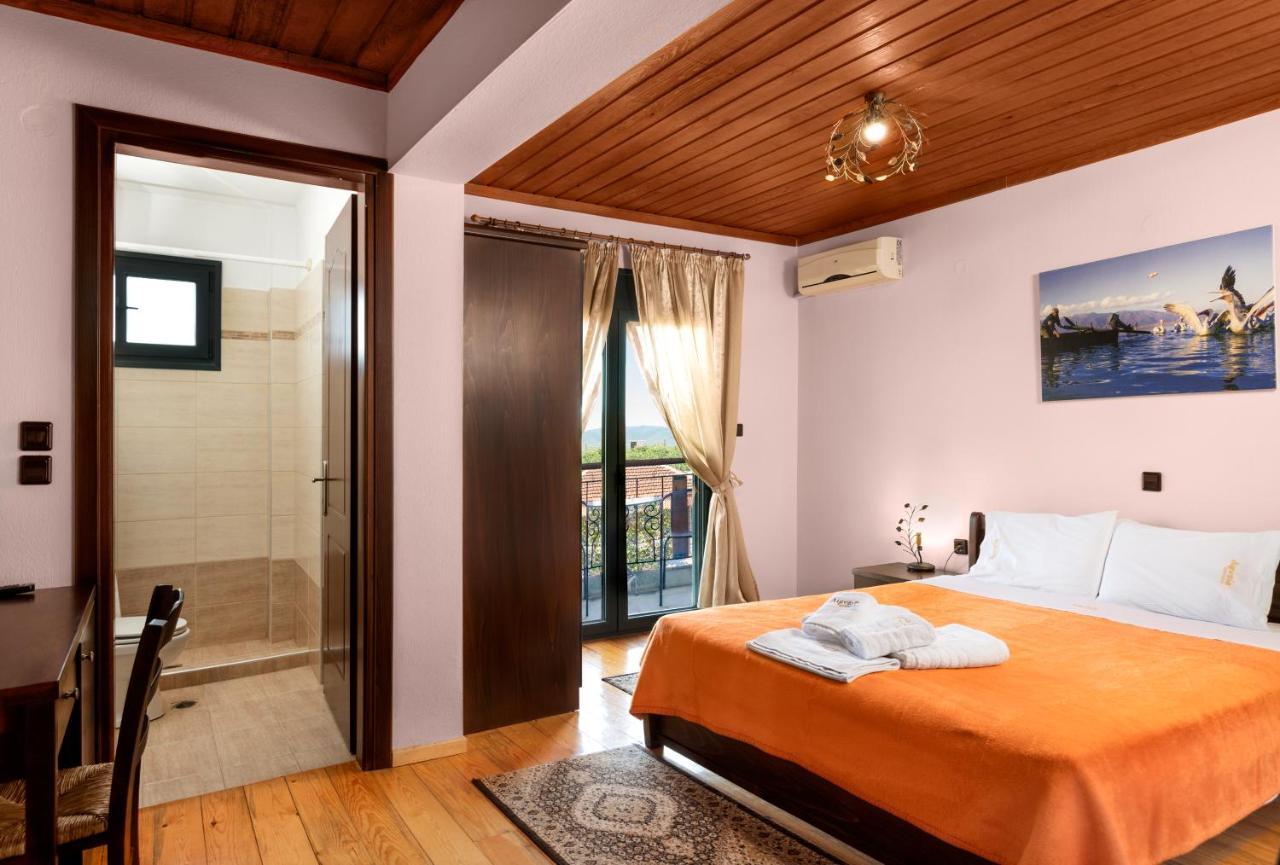 Limnaio Hotell Khrisokhórafa Exteriör bild