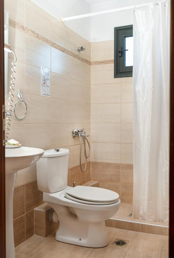 Limnaio Hotell Khrisokhórafa Exteriör bild