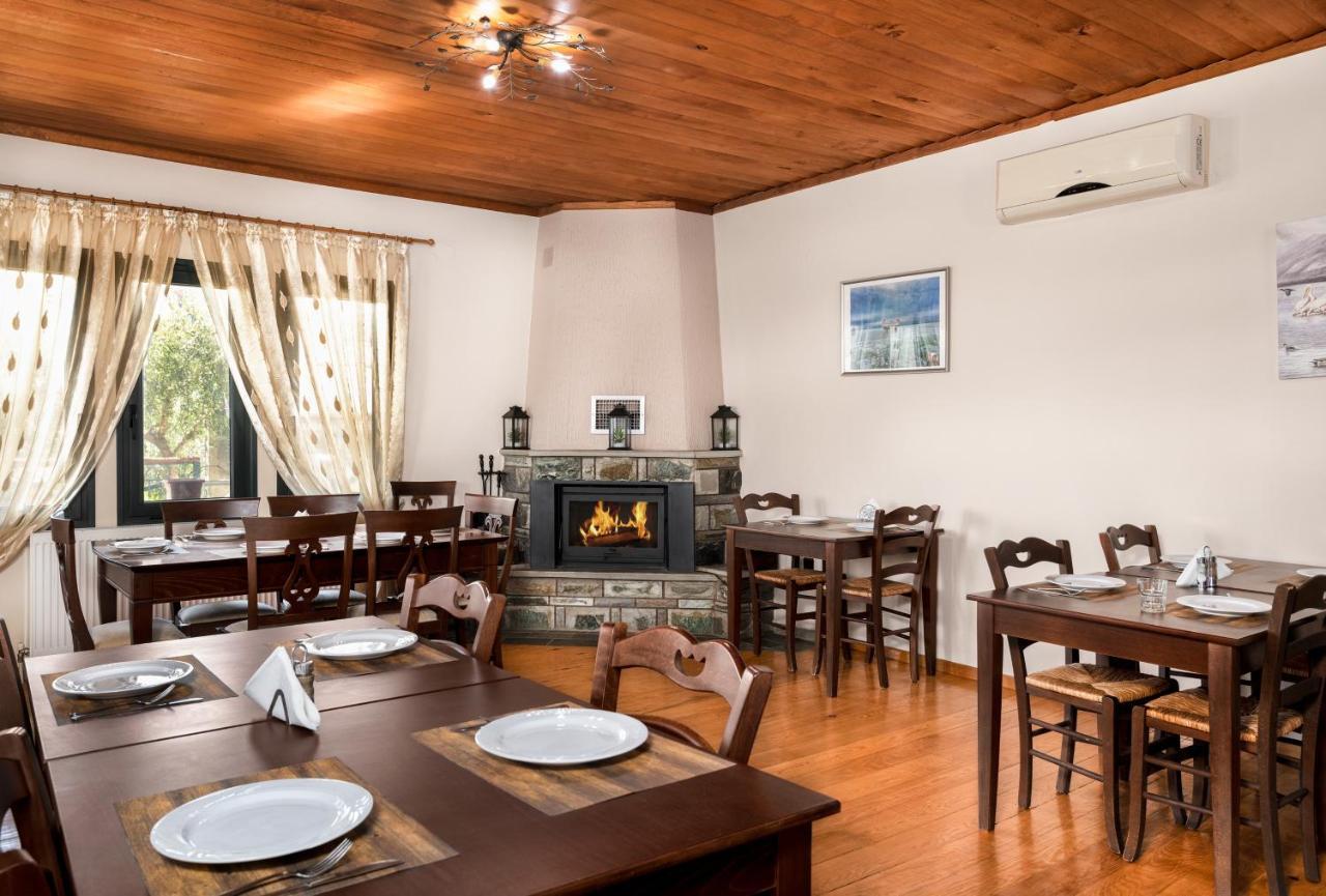 Limnaio Hotell Khrisokhórafa Exteriör bild